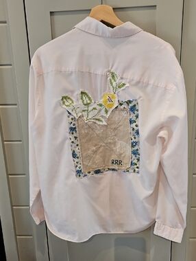 Hand Crafted By Me Light Pink Embroidered Floral Appliqué Button-Up Shirt Large